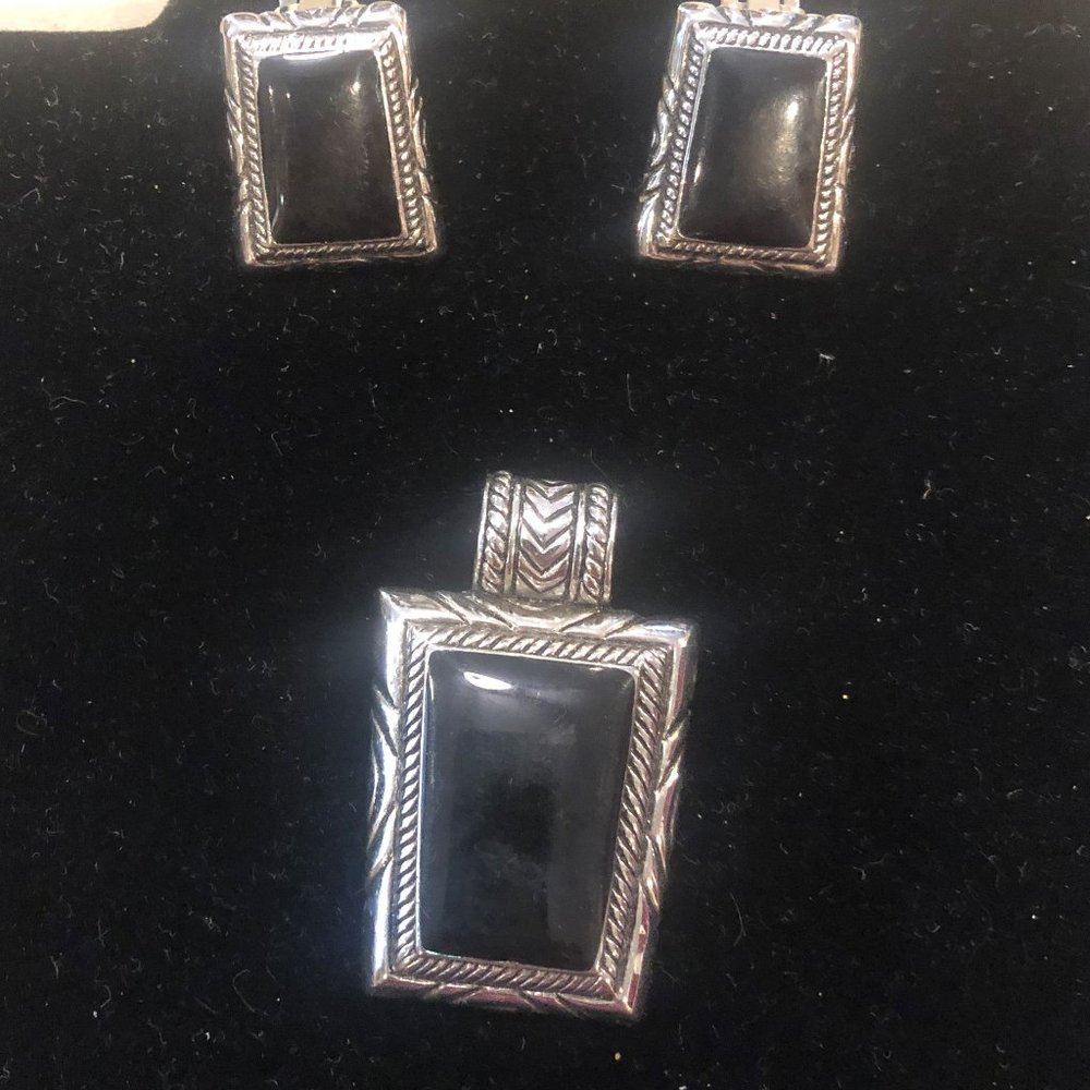 Park Lane Pendant and Earrings Set